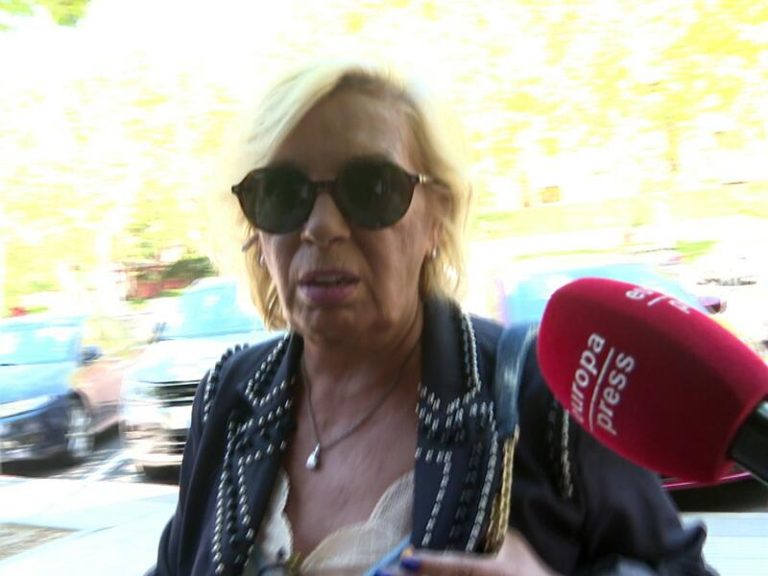 Carmen Borrego, evita hablar sobre la calle en homenaje a María Teresa Campos: «No me encuentro con ánimo»