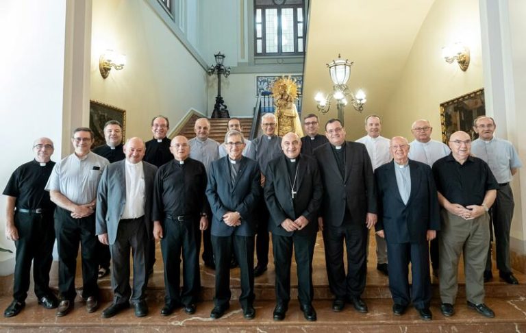 El Arzobispo de Valencia encabeza la primera sesión del Consejo con dos nuevos vicarios