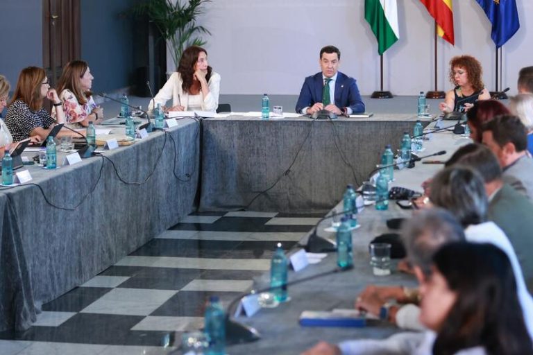 La indignación de Moreno: Andalucía exige un mayor presupuesto ante el «tope» de la infrafinanciación