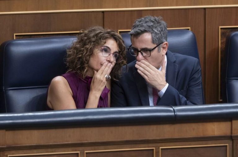 El Gobierno aleja el pacto migratorio con el PP tras el acuerdo entre Feijóo y Clavijo, que ve lleno de «trampas»