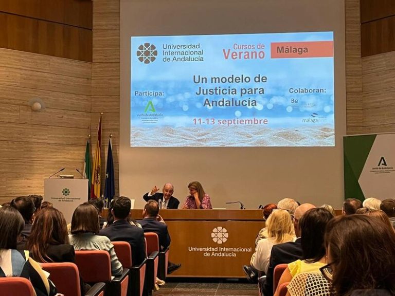 Miquel Roca defiende la vigencia de la Constitución: «No es el problema, es todavía la solución»