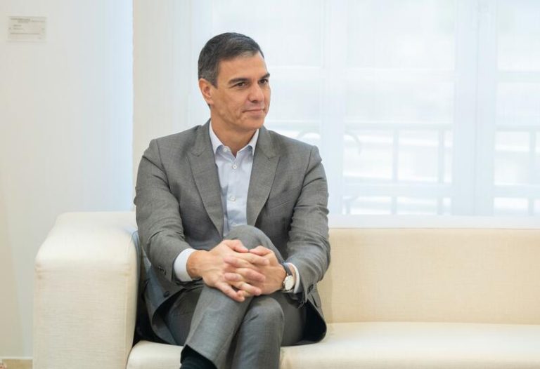 Pedro Sánchez se reúne con Edmundo González tras la petición de asilo