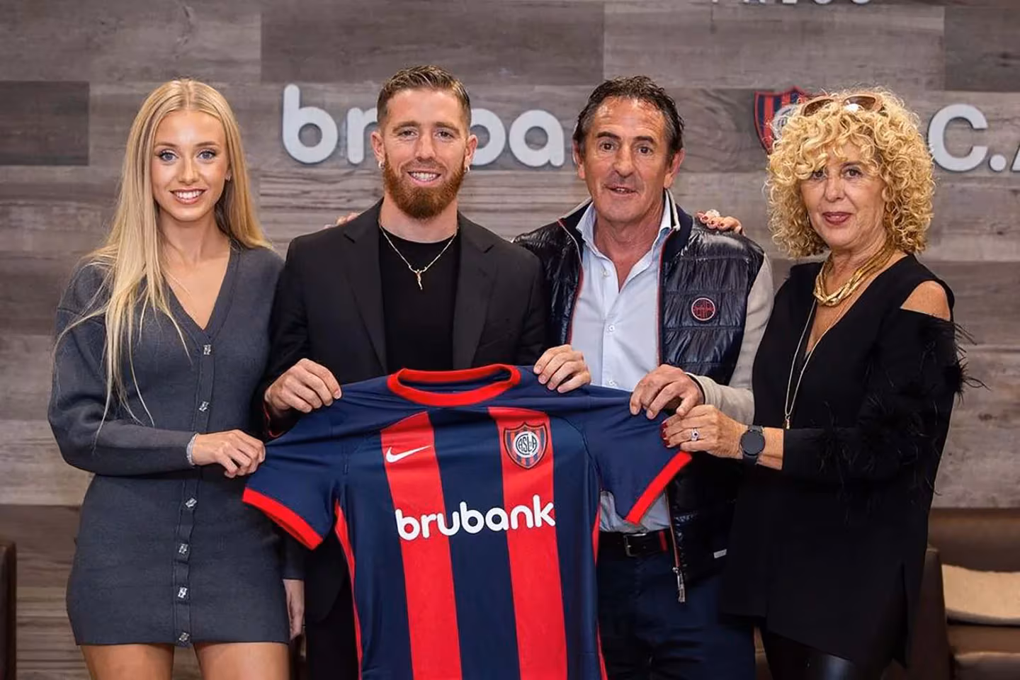 Quién Es Ana Montoya La Novia Que Muniain Levantó A Álex Remiro 1 Ana Montoya