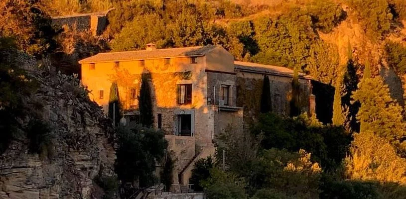 Bodegas Descalzos Viejos