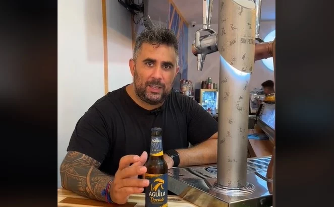Un camarero avisa a todos los que piden botellines en los bares: «Os lo digo ya…»