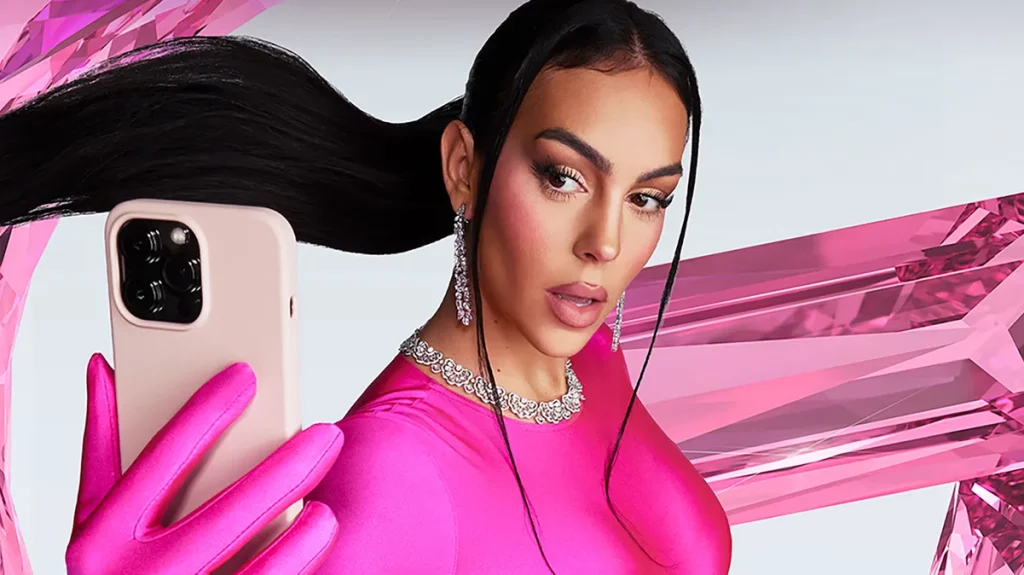 Como se adapta Georgina a la cultura de Arabia Saudi e1726959985740