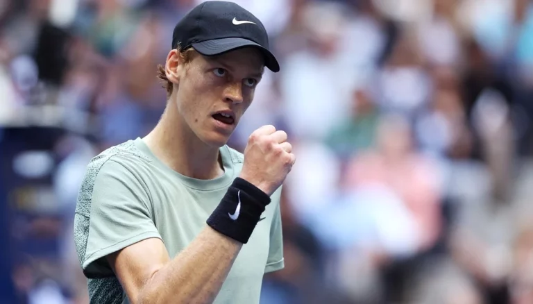 La resurrección milagrosa de Sinner levanta chispas en Wimbledon