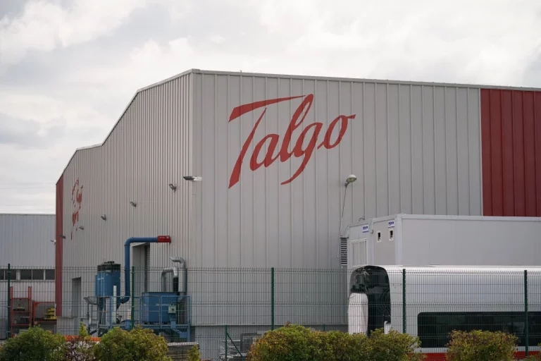 Polonia aumenta la presión para hacerse con Talgo