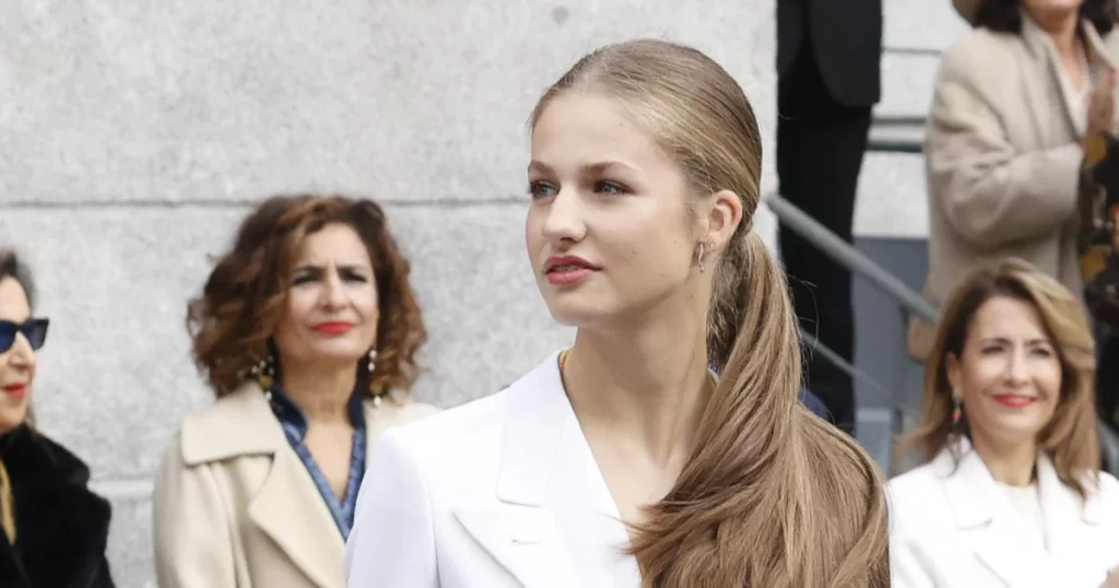 La Princesa Leonor Se Salta Las Normas De La Casa Real En Su Escapada Por Pontevedra