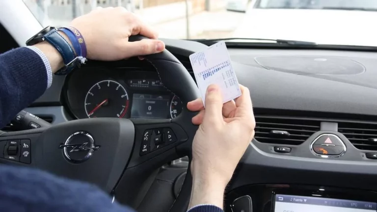 La DGT establece nuevas restricciones: estas personas no podrán renovar el carnet de conducir