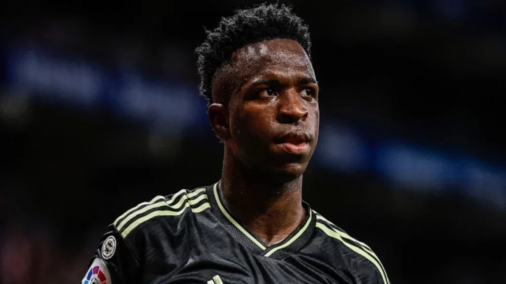 Asencio Sigue Los Pasos De Vinicius En El Real Madrid: Fuera De Sí 37 Vinicius Psg Balón De Oro