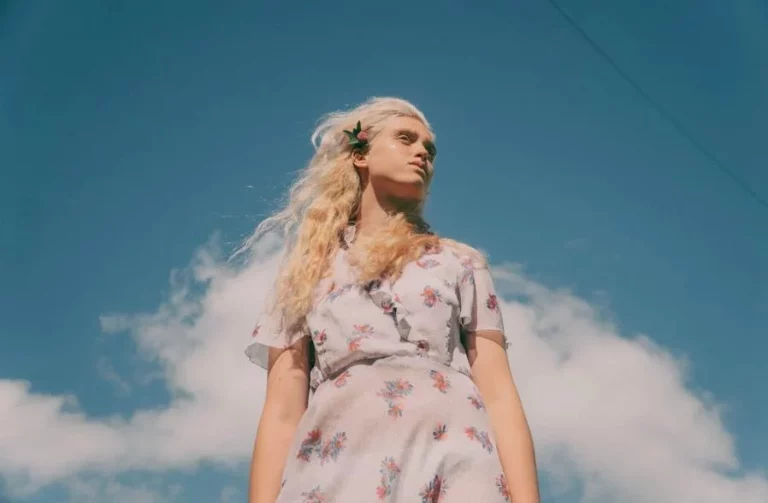 Siéntete sexy y cómoda con estos 6 vestidos camiseros de Zara que te servirán en otoño