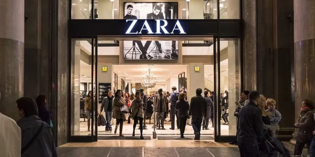 La nueva colección de Zara encenderá tu armario en otoño con faldas, tops, polos…