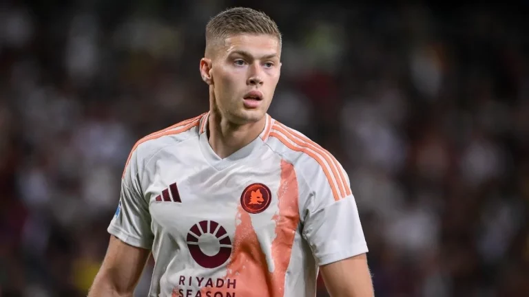 Artem Dovbyk se plantea volver al Girona en enero