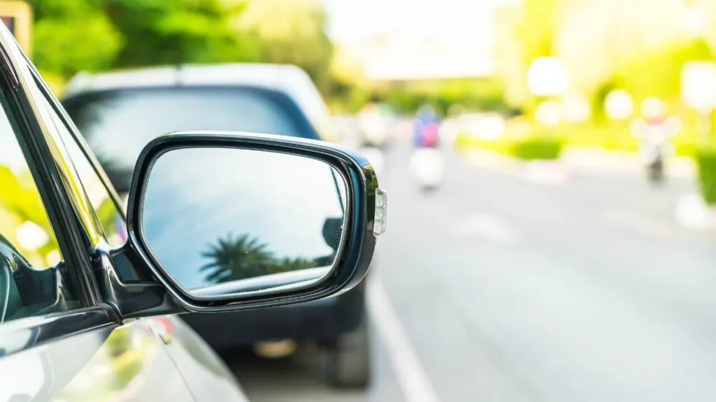 ¿Qué Ocurre Si Un Retrovisor Está Dañado O Faltante?