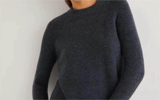 Esta Camiseta De Mujer De El Corte Inglés Está Disponible En 8 Colores Y Cuesta Menos De 10 Euros 6 Jersey Eci