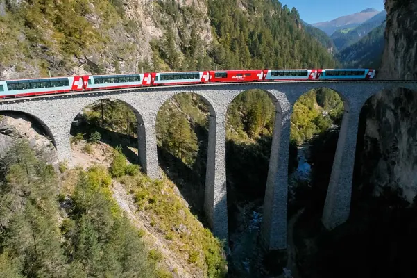 Montar En Este Tren Es Como Una Atracción: Tiene Unas Vistas Alucinantes 1