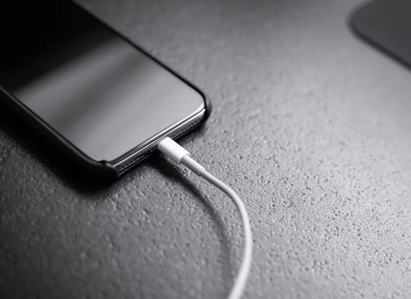 CARGAR EL TELÉFONO MÓVIL DURANTE 15 MINUTOS