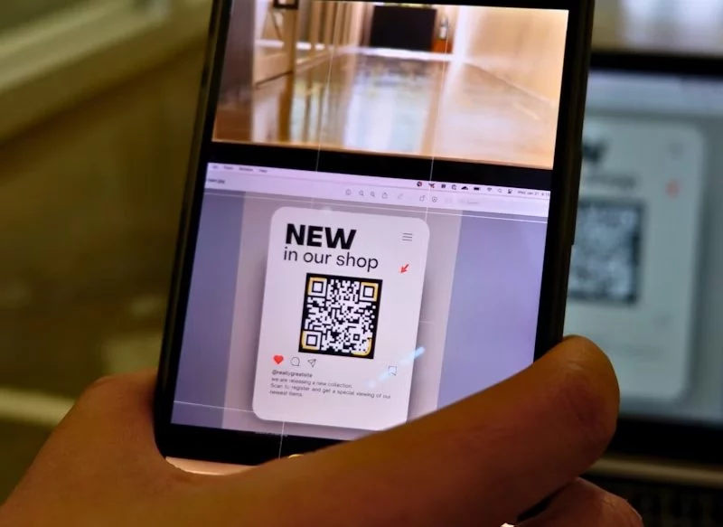 DESCONFÍA DE LOS CÓDIGOS QR