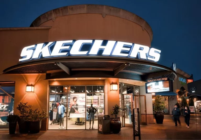 4 modelos de zapatillas Skechers comodísimas para llevar con cualquier outfit