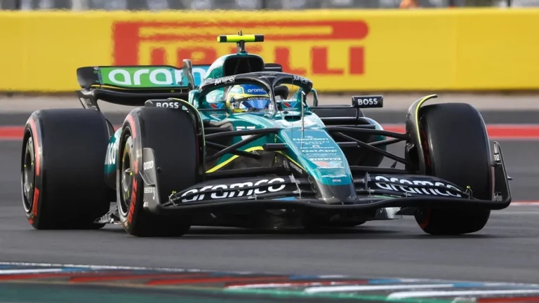 El jefe de Aston Martin falta al respeto a Fernando Alonso