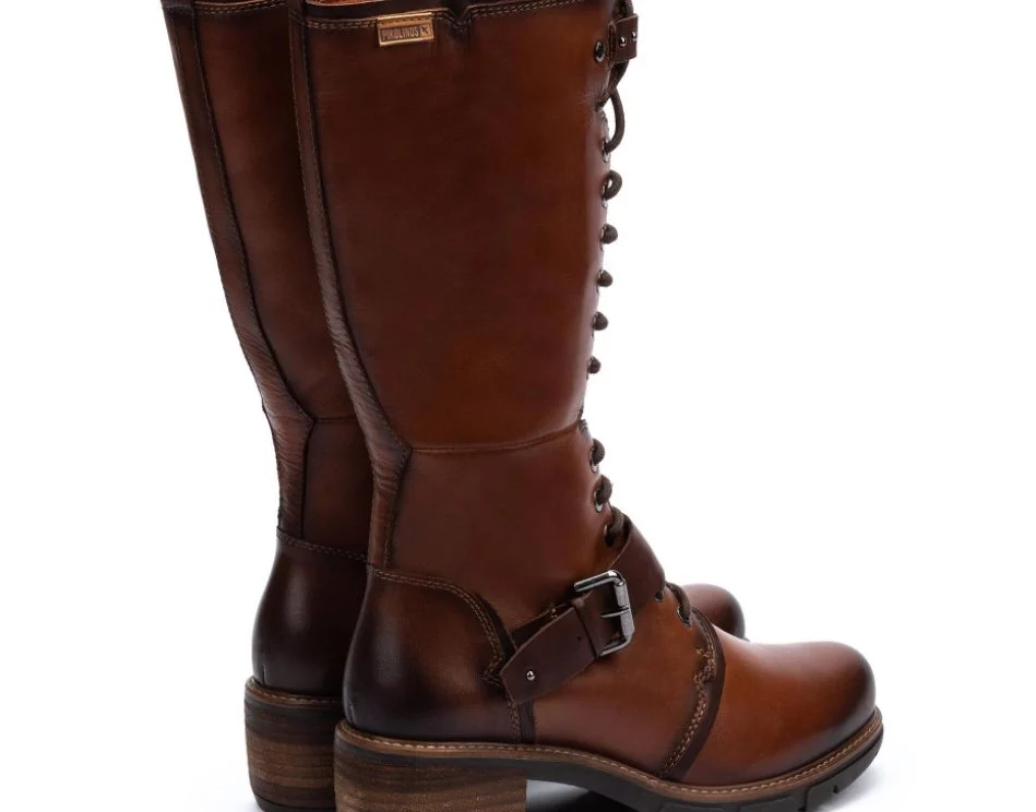 Seduce en otoño con las botas altas de Pikolinos que pegan con faldas, vestidos y pantalones