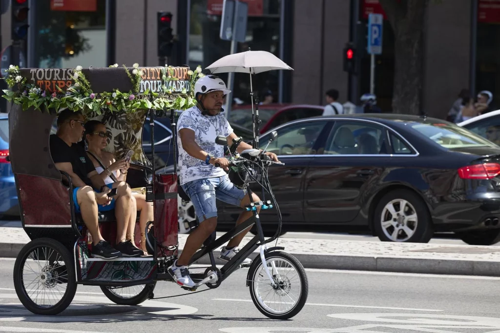 Los Tuk Tuk El Nuevo Dolor De Cabeza En El Centro De Madrid 1 Europapress 6189169 Turistas Tuk Tuk Septiembre 2024 Madrid Espana Numero Turistas