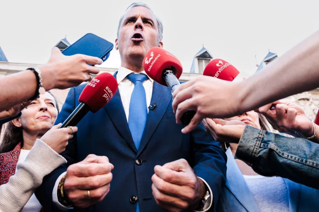 La Nueva Ordenanza De La Zbe Preocupa A Los Conductores De Madrid 1 Europapress 6217883 Portavoz Vox Javier Ortega Smith Atiende Medios Comunicacion Frente