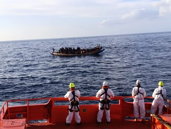 Un cayuco con 73 personas alcanza El Hierro durante la noche