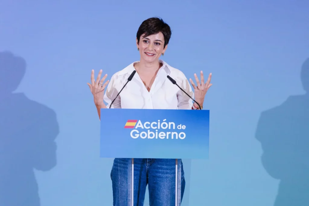 El 'Sindicato De Inquilinos' Aplica En Lavapiés La Estrategia De Las Pah 2 Europapress 6278343 Ministra Vivienda Agenda Urbana Espana Isabel Rodriguez Interviene Firma