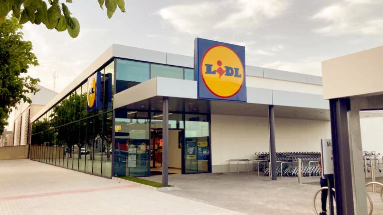 La solución de 5 euros de Lidl a los cristales sucios del coche por la lluvia y el frío