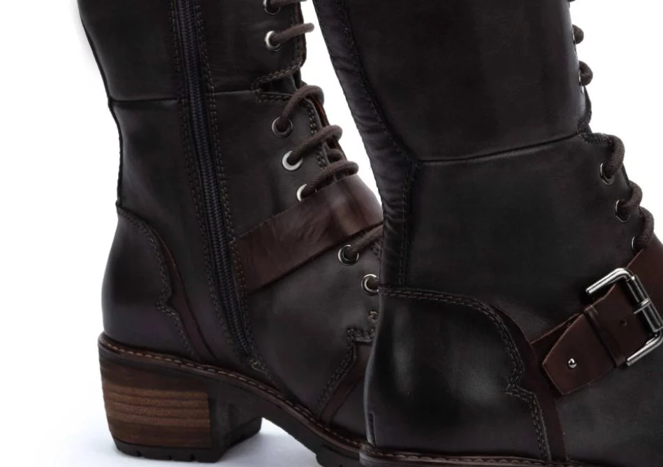 Seduce en otoño con las botas altas de Pikolinos que pegan con faldas, vestidos y pantalones