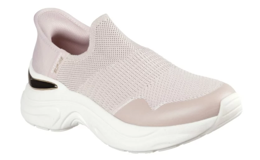 Déjate de zapatos o mocasines: estas zapatillas Skechers sin cordones son elegantes y mucho más cómodas