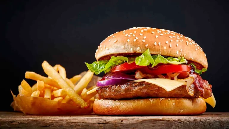 No son lo que parecen: un estudio de la OCU pone en duda todo lo que se sabe sobre las hamburguesas de supermercado