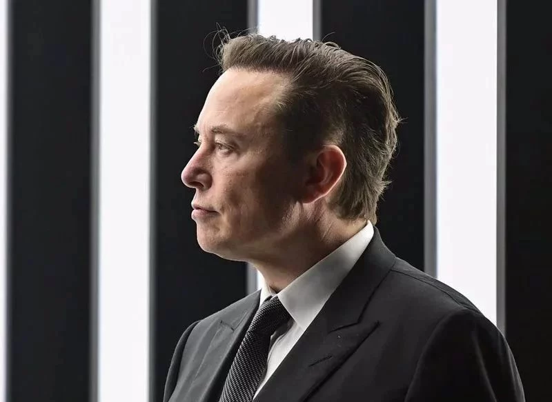 LOS SACRIFICOS DE TRABAJAR EN TESLA