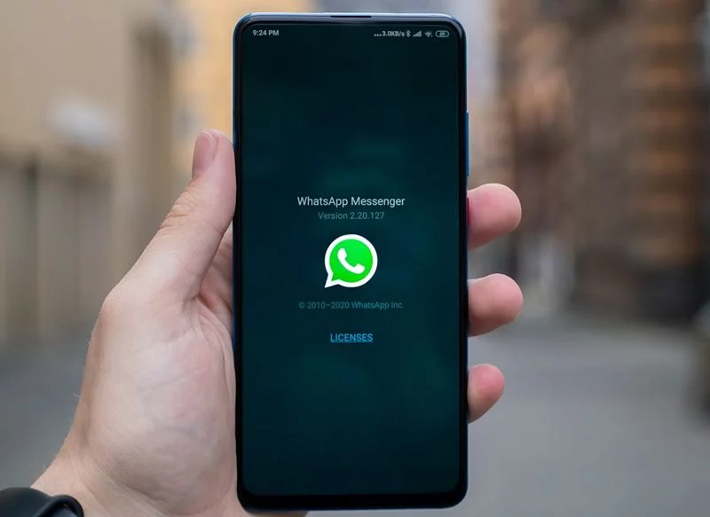 ¿QUÉ ES EL ICONO DE LA BANDERA DE WHATSAPP?