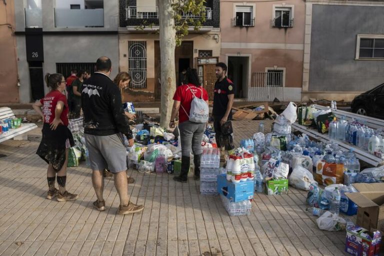 Médicos de Urgencias recomiendan enviar alimentos, ropa y medicinas bajo petición para evitar saturaciones