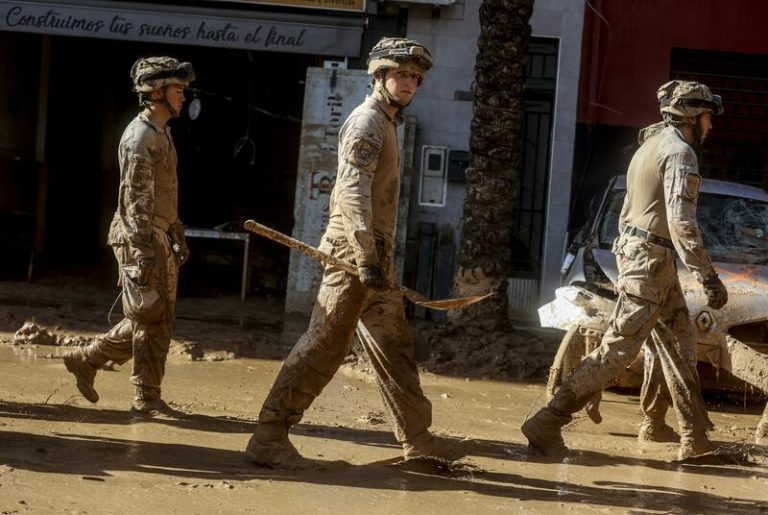 7.500 militares del Ejército trabajan en Valencia por los desastres de la DANA
