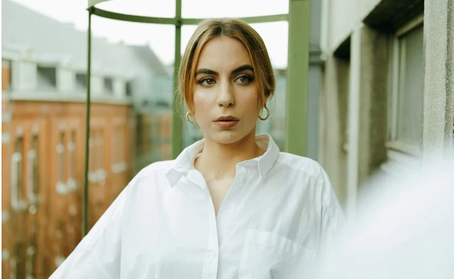 8 Preciosas Blusas De Sfera Para Llevar Debajo De Abrigos, Gabardinas O Cárdigans 10 Blusa