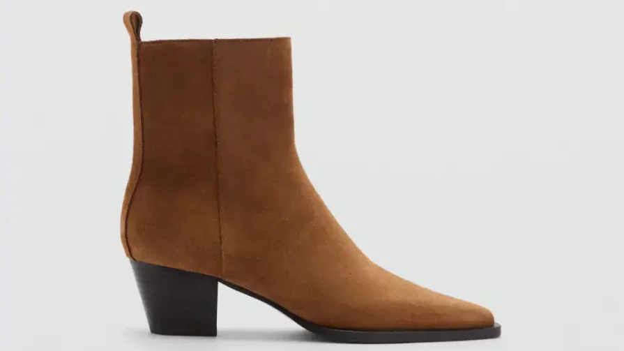 Radiante de los pies a cabeza con estos 8 zapatos de tacón cómodos de Mango