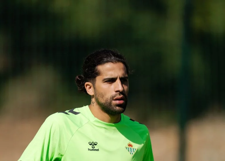 Ricardo Rodríguez renueva con el Betis: el motivo real