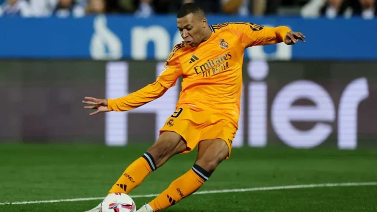 La polémica entrevista de Mbappé tiene letra pequeña