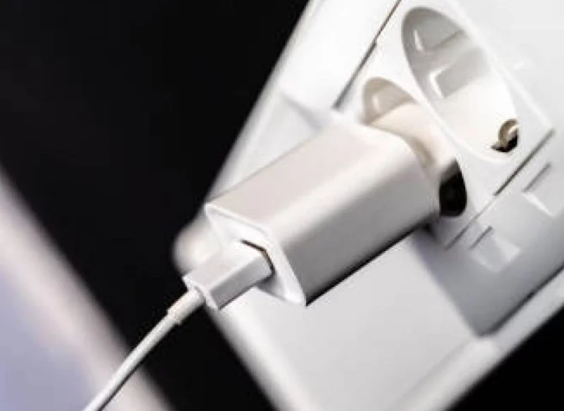 ¿Es Peligroso Cargar El Móvil Con El Cargador De Otro Teléfono?
