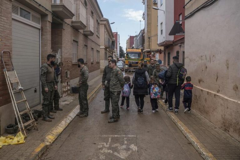 La mayoría de centros escolares de Paiporta reabrirán este lunes tras los trabajos de adecuación