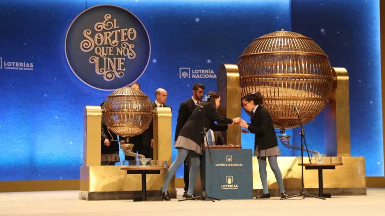 Así puedes evitar que Hacienda te quite el 20% del premio de la Lotería de Navidad