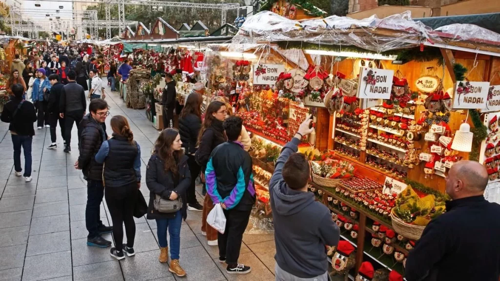 Barcelona Y Su Histórica Fira De Santa Llúcia