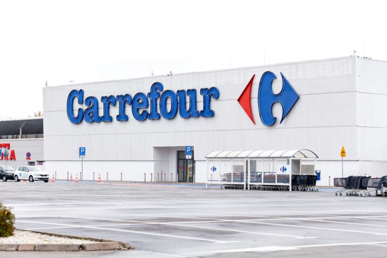 La Smart TV TLC que Carrefour ha puesto a precio de ganga: resolución 4K y HDR