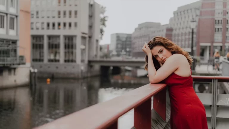 Con cualquiera de estos 9 vestidos rojos de Bershka vestirás de gala y a la altura por Navidad