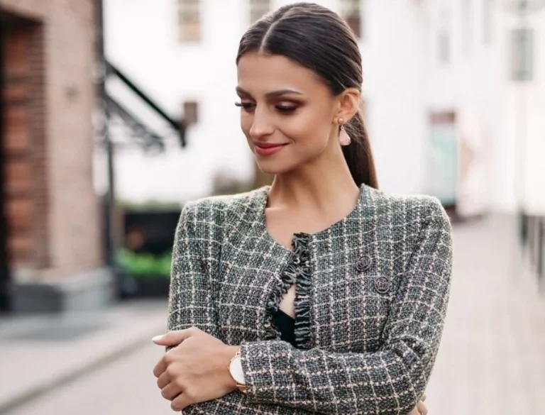 Consigue en Mango, Zara y H&M el outfit femenino y elegante con estos preciosos conjuntos de tweed