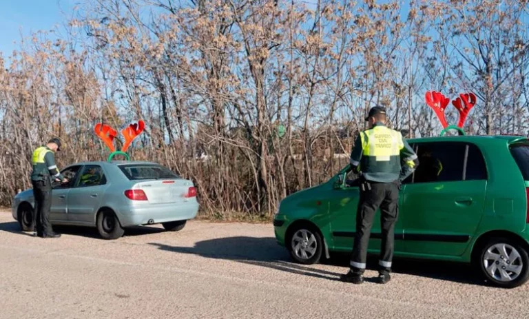 La DGT le declara la guerra a los excesos navideños: estas son las multas que pueden amargar tus fiestas